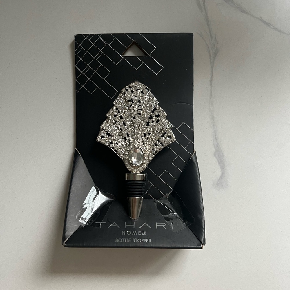 Tahari wine stopper new
